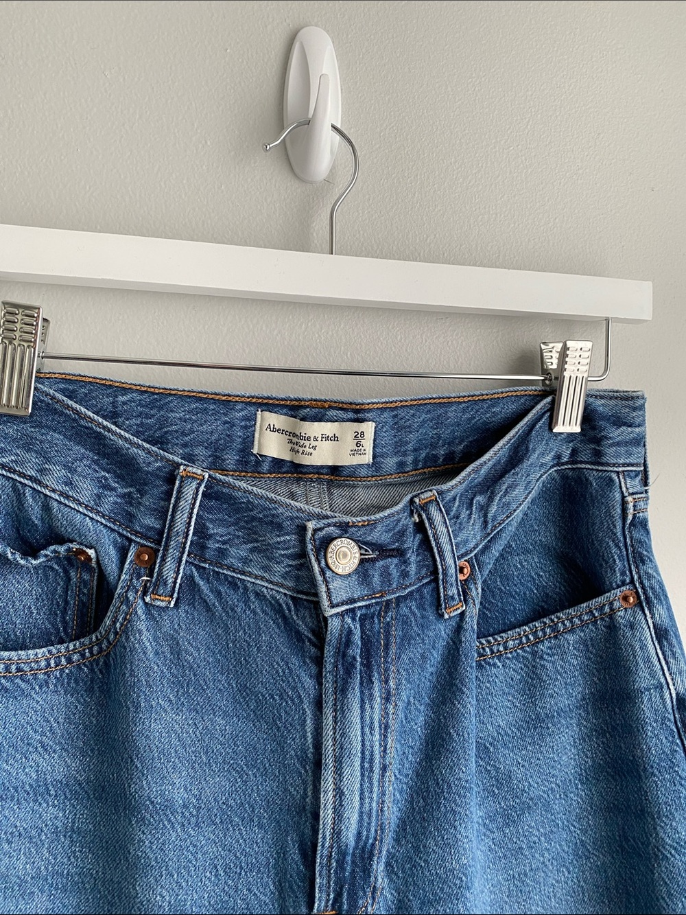 A&F Wide Leg High Rise - Picture 4 of 9